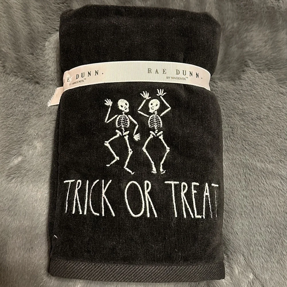 NWT Rae Dunn Halloween 2 Pack of Hand Towels